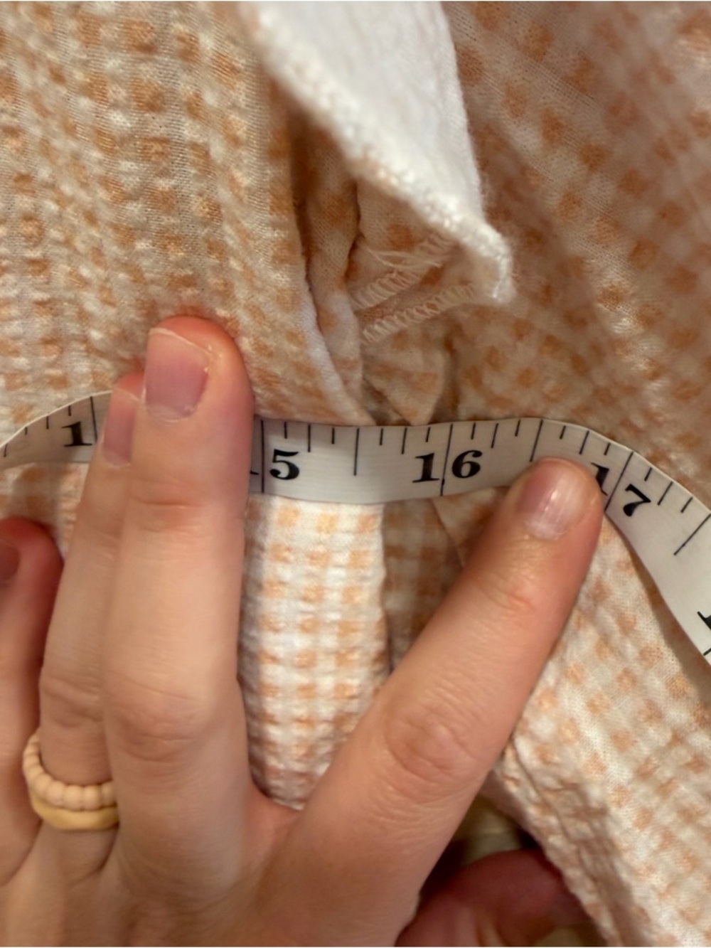 Anthropologie Charlie Holiday Gingham Tie-Front Puff Sleeve Crop Top in Beige S - Picture 4 of 11